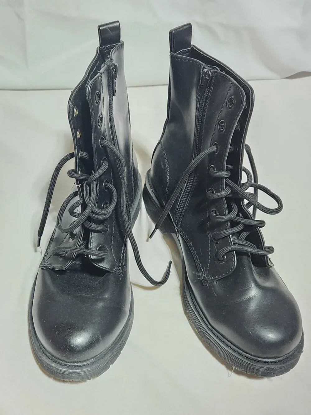 Time & Tru Girls’ Black Combat Boots – Size 6 | Perfect for Back‑to‑School!